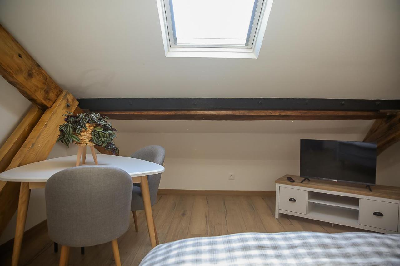 Croix Blanche - Le Logis Apartment *