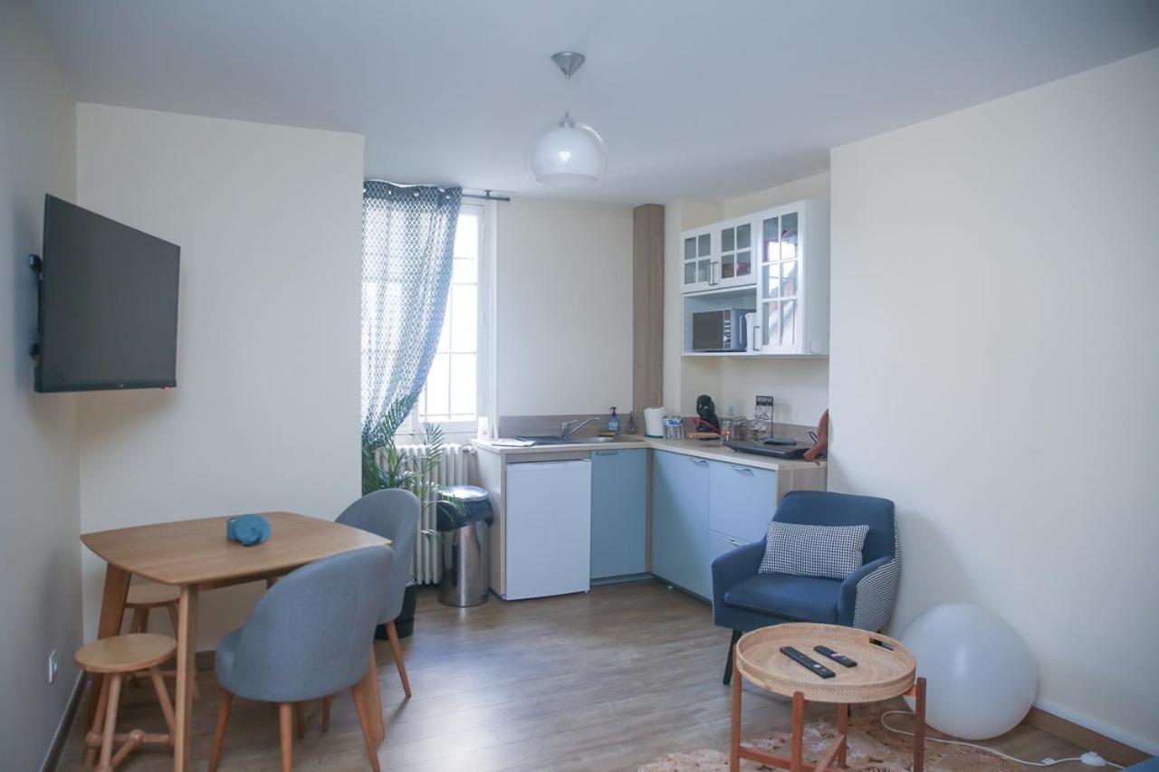 Croix Blanche - Le Logis Apartment *